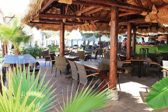 פלטניאס Panos Beach Hotel מראה חיצוני תמונה