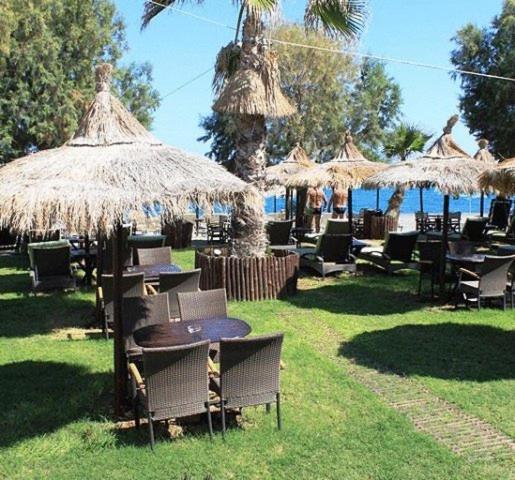 פלטניאס Panos Beach Hotel מראה חיצוני תמונה