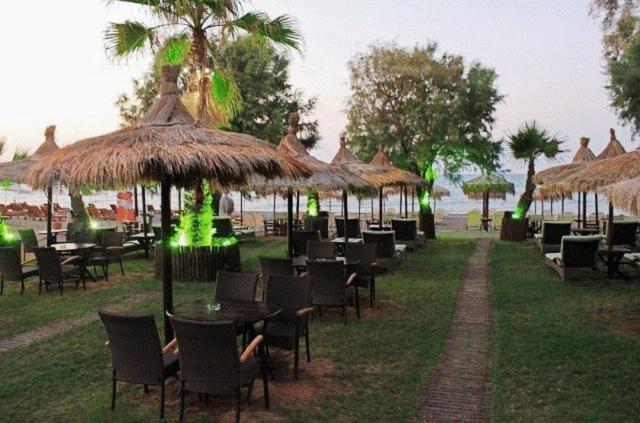 פלטניאס Panos Beach Hotel מראה חיצוני תמונה