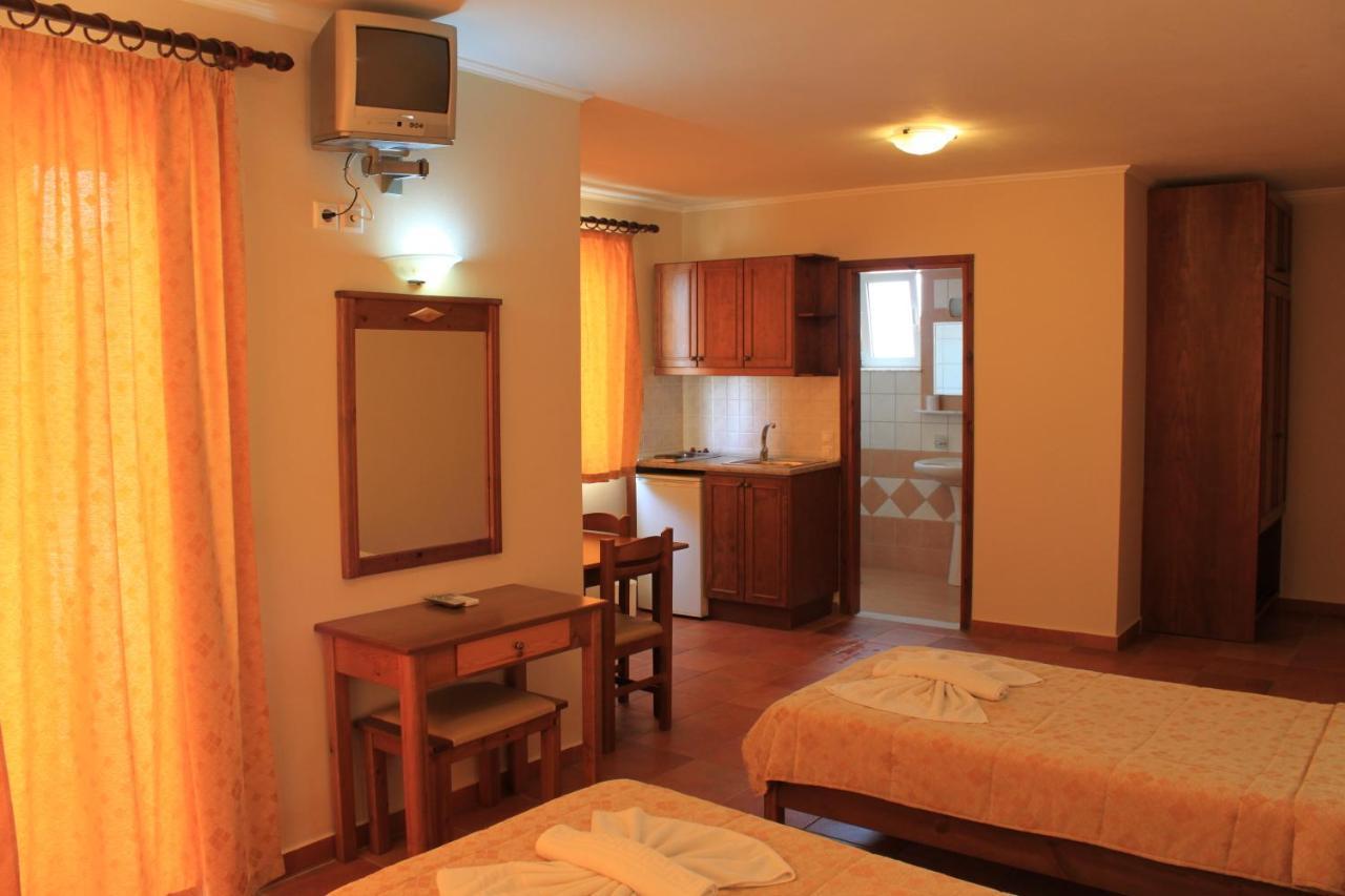 פלטניאס Panos Beach Hotel חדר תמונה